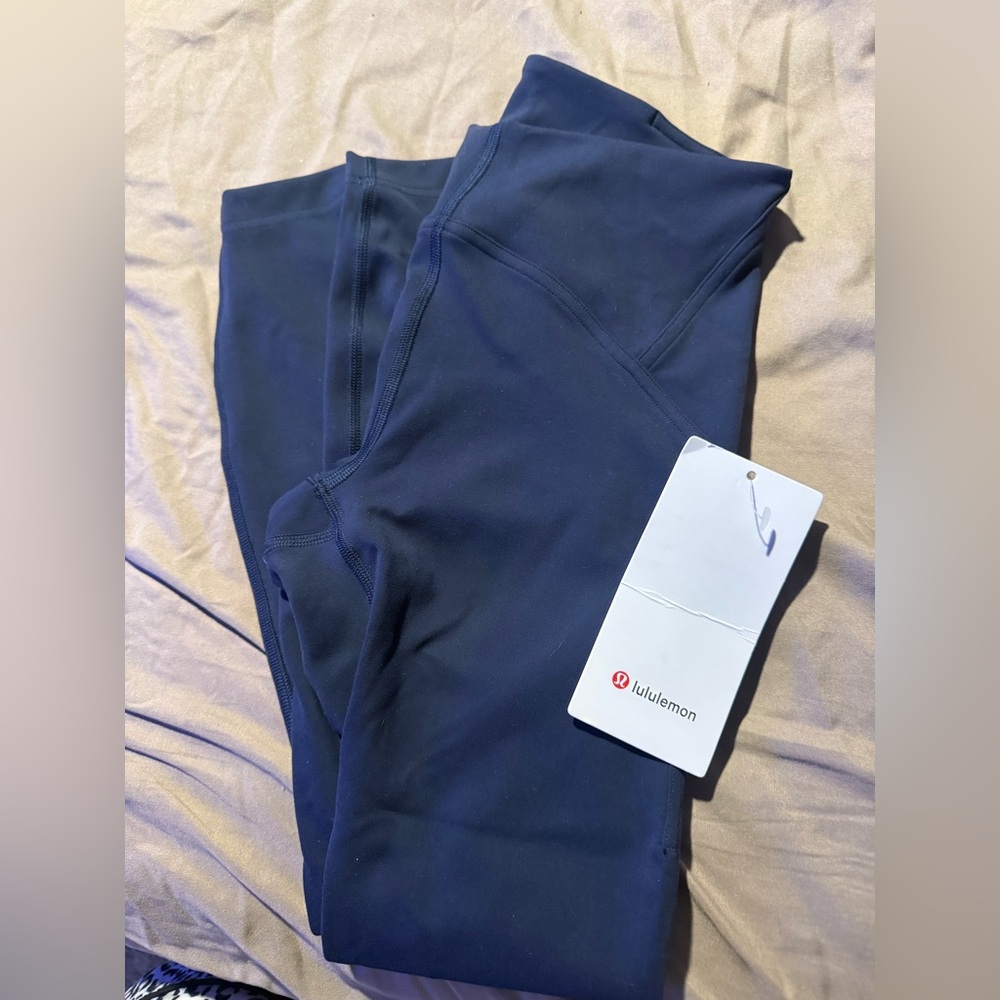 Lululemon NWT blue yoga  legging size 4 In still HR Tight back drop in pocket